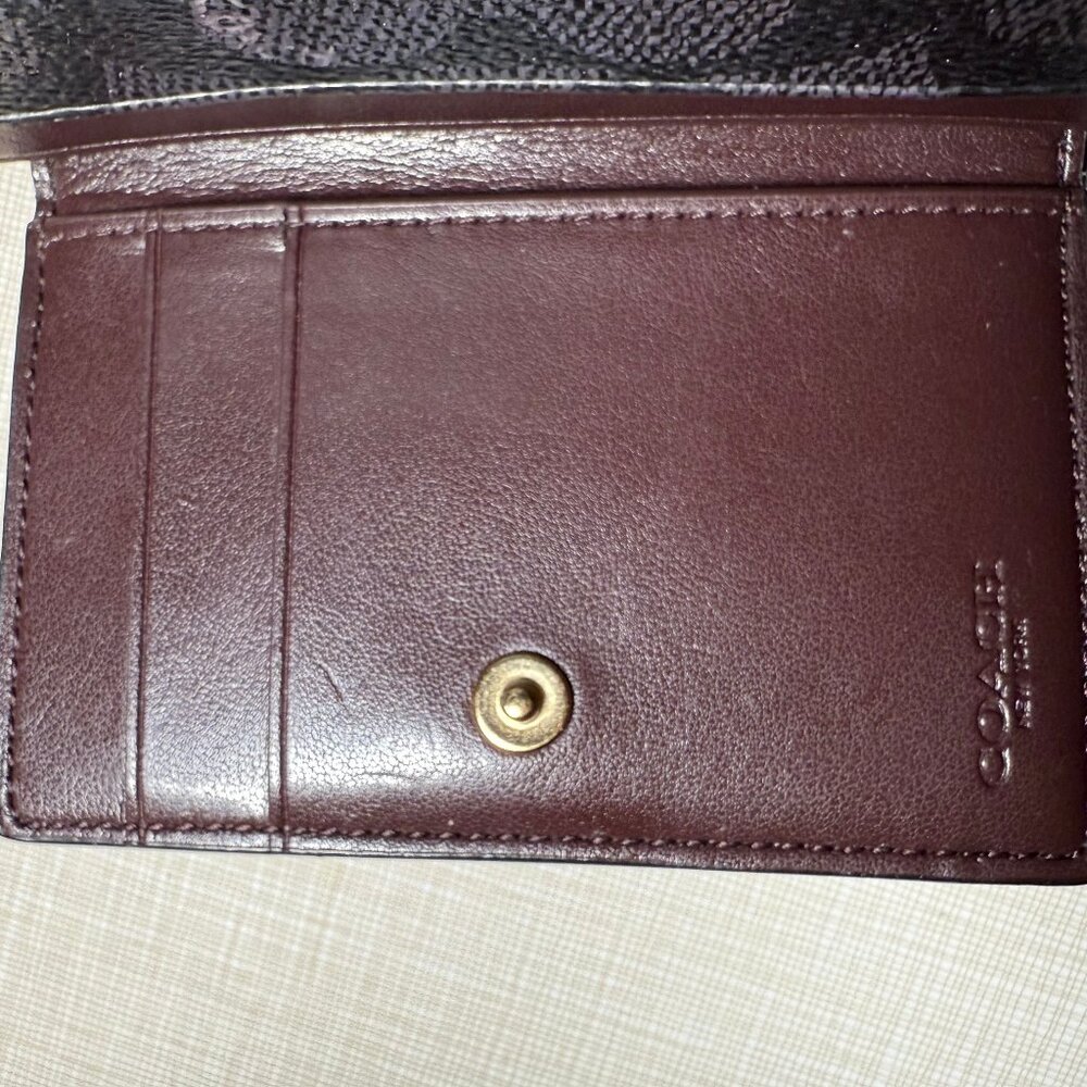 brand new coach card holder - Picture 2 of 3